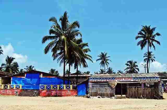 goa-me-anjuna-beach-par-ghume